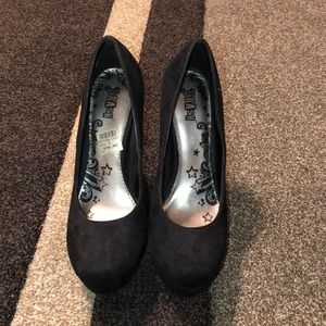 4” black Suede heels